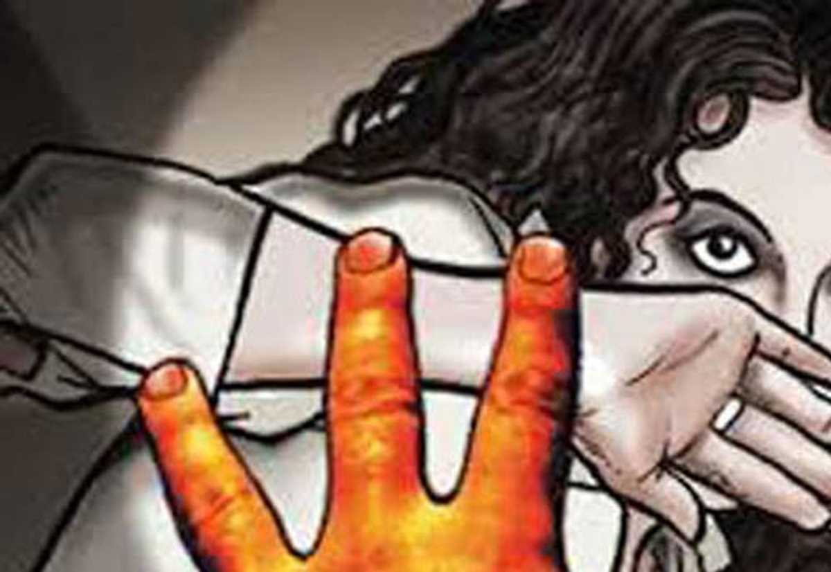 कलयुगी पिता ने नाबालिग बेटी से की अश्लील हरकत, आरोपी पिता गिरफ्तार